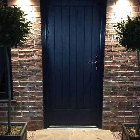 Luxury Coach House Next To Woodland In Knutsford Villa Exterior foto