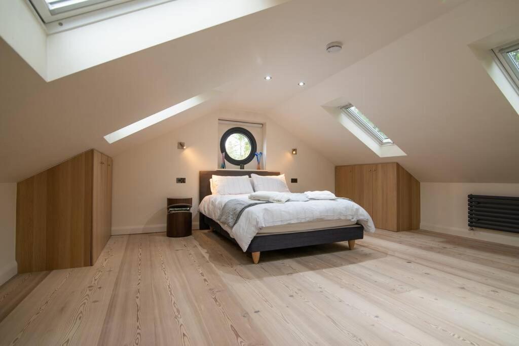 Luxury Coach House Next To Woodland In Knutsford Villa Exterior foto