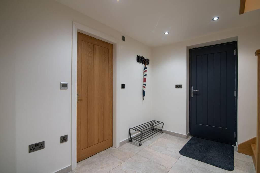 Luxury Coach House Next To Woodland In Knutsford Villa Exterior foto