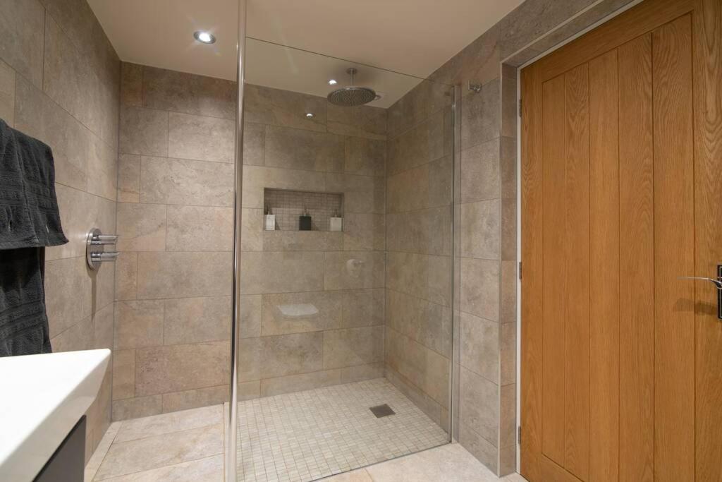 Luxury Coach House Next To Woodland In Knutsford Villa Exterior foto